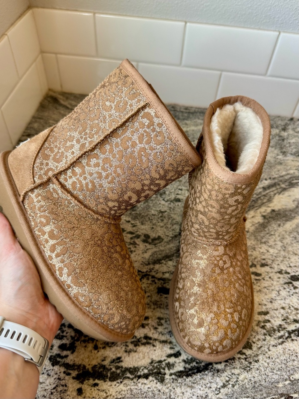 UGG Kid’s Classic Boot in Chesnut and Leopard Metallic detail. Size 2. VGUC